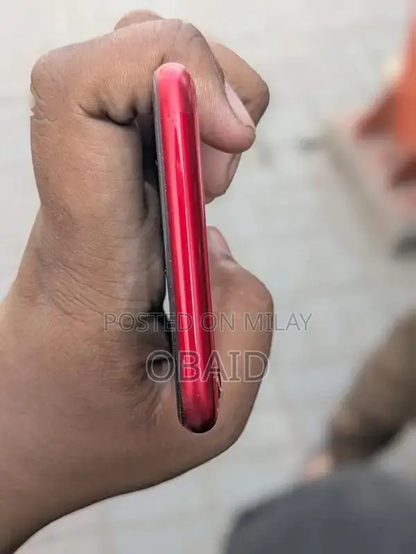 Apple iPhone SE Compact Smartphone - 2020 Edition