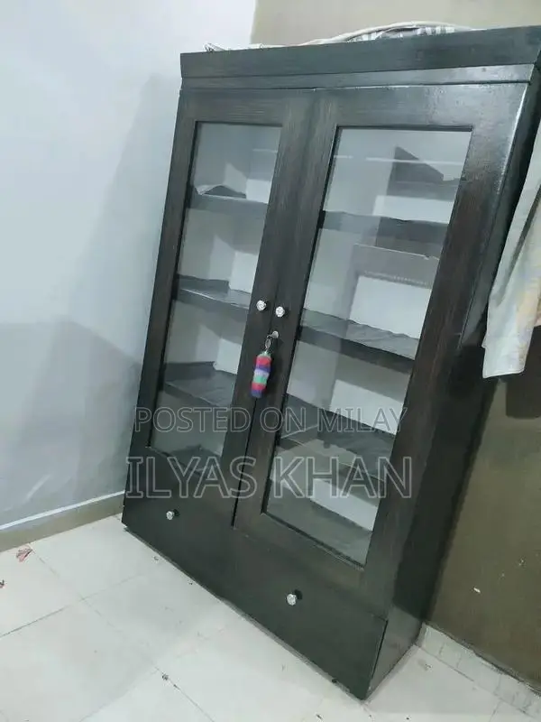 Showcase Cabinet with Mirrors and Drawers