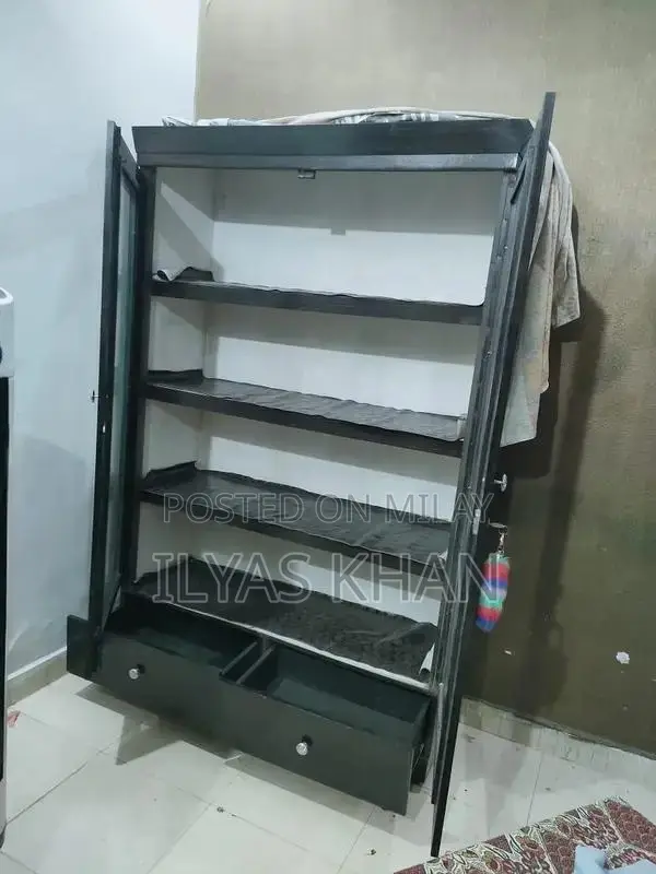 Showcase Cabinet with Mirrors and Drawers