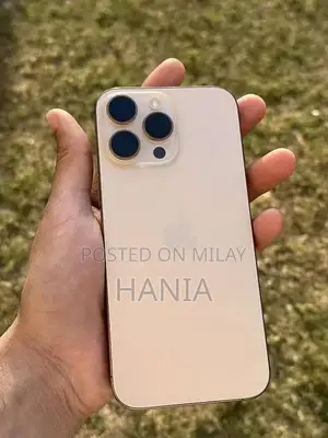 Premium Smartphone with High-End Performance and Features