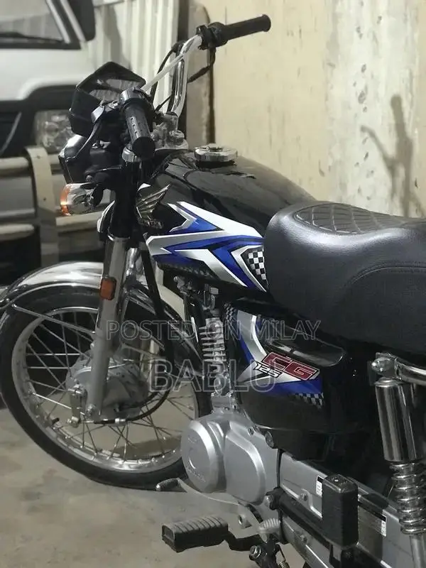 Honda 125cc Motorcycle - Low Mileage Urban Commuter