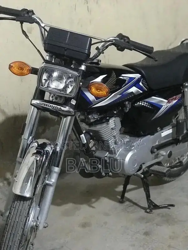 Honda 125cc Motorcycle - Low Mileage Urban Commuter