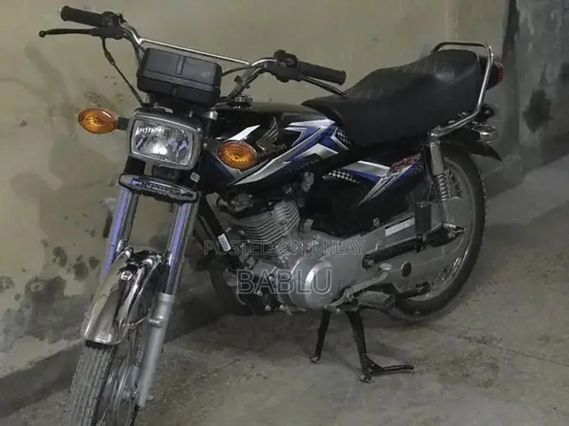 Honda 125cc Motorcycle - Low Mileage Urban Commuter
