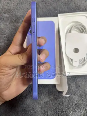 Apple Smartphone Barely Used Ultra Low Cycle Count