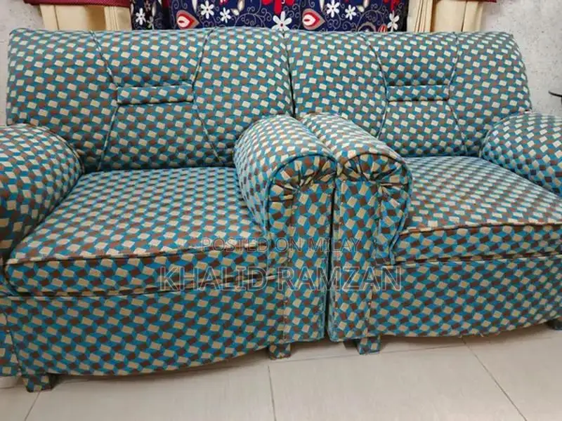 Comfortable 5-Seater Sofa in Excellent Condition