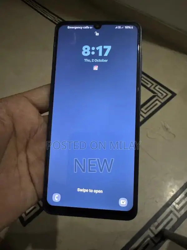 Samsung Budget Smartphone - Excellent Condition