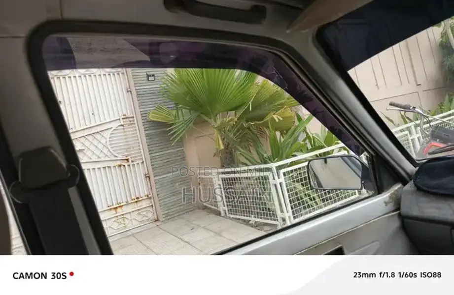 Suzuki Mehran VXR Silver Sedan 2005 Model