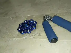 Photo - Hand Stress Relief Spinner and Creeper for Fitness Enthusiasts