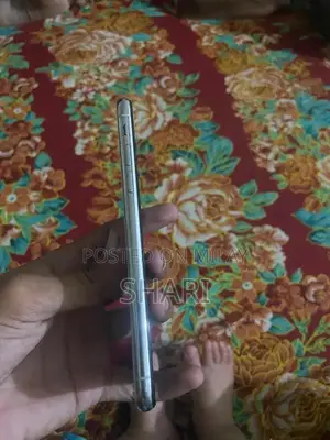 iPhone XS 256GB Smartphone with Potential Face ID Issue