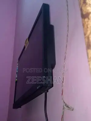 32-Inch LED TV with Net Device Connectivity