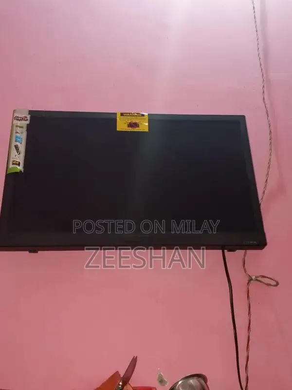32-Inch LED TV with Net Device Connectivity