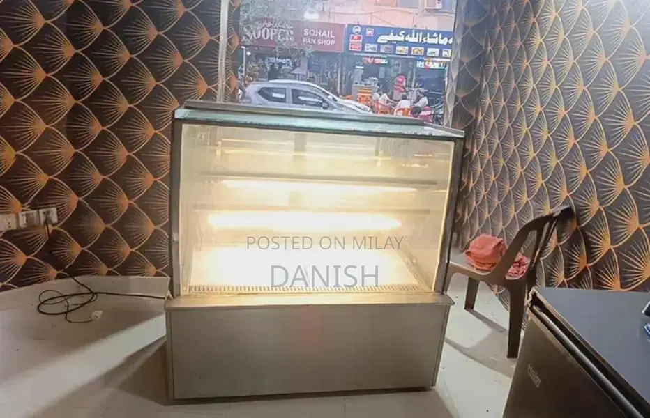 Compact Cooling Chiller with Advanced Temperature Control