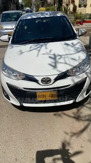 Photo - Toyota Yaris ATIV X 1.5 CVT Top Variant Sedan