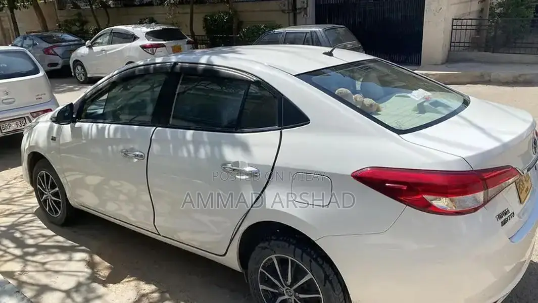 Toyota Yaris ATIV X 1.5 CVT Top Variant Sedan