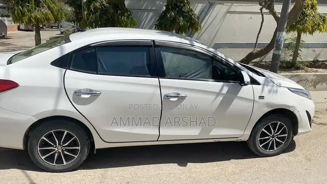 Toyota Yaris ATIV X 1.5 CVT Top Variant Sedan