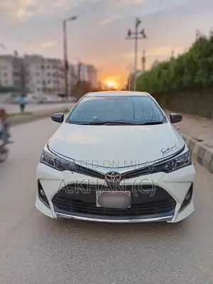 Photo - Toyota Corolla Gli Automatic Sedan 2017 Model