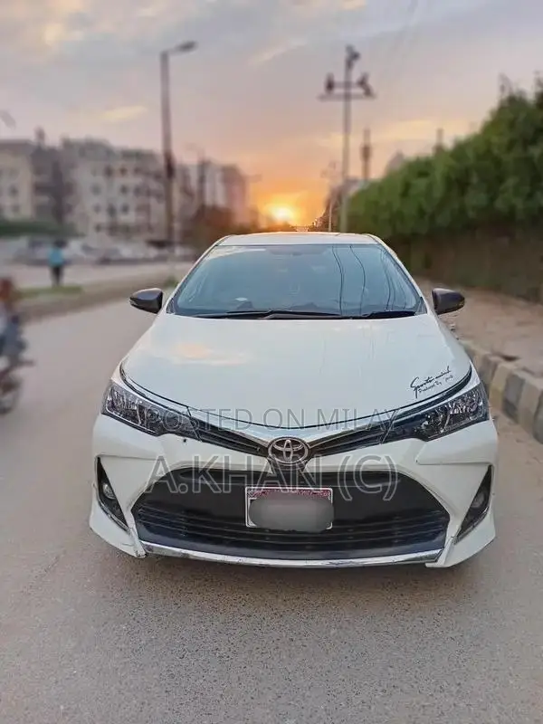Toyota Corolla Gli Automatic Sedan 2017 Model