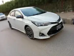 Toyota Corolla Gli Automatic Sedan 2017 Model