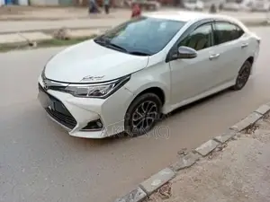 Toyota Corolla Gli Automatic Sedan 2017 Model