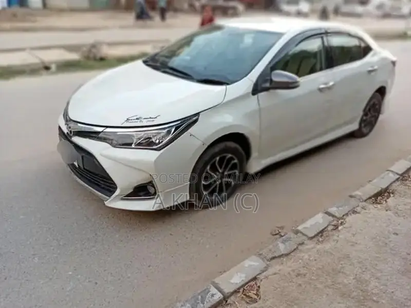 Toyota Corolla Gli Automatic Sedan 2017 Model