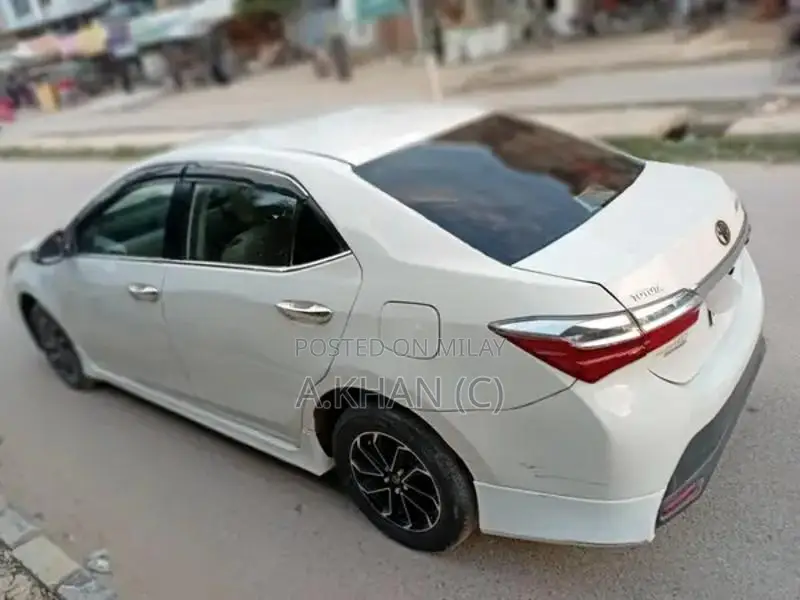 Toyota Corolla Gli Automatic Sedan 2017 Model
