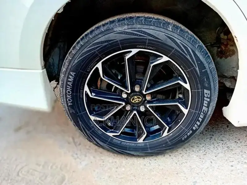 Toyota Corolla Gli Automatic Sedan 2017 Model