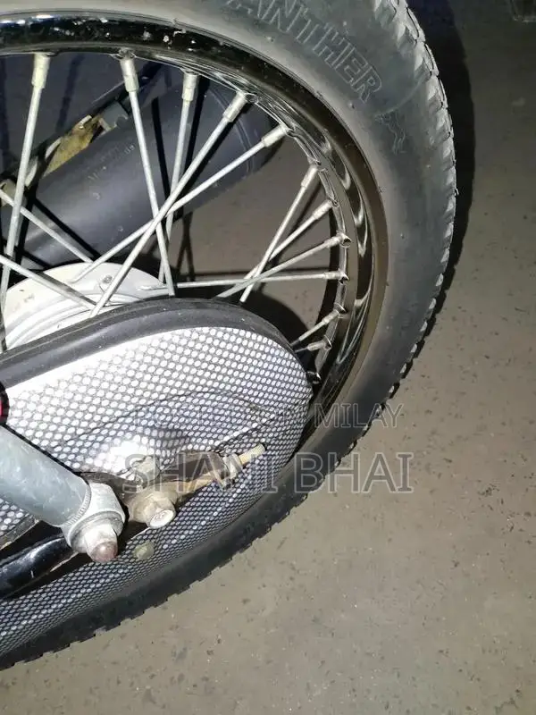 Honda CG 125 Motorcycle - Single Cylinder Commuter Bike