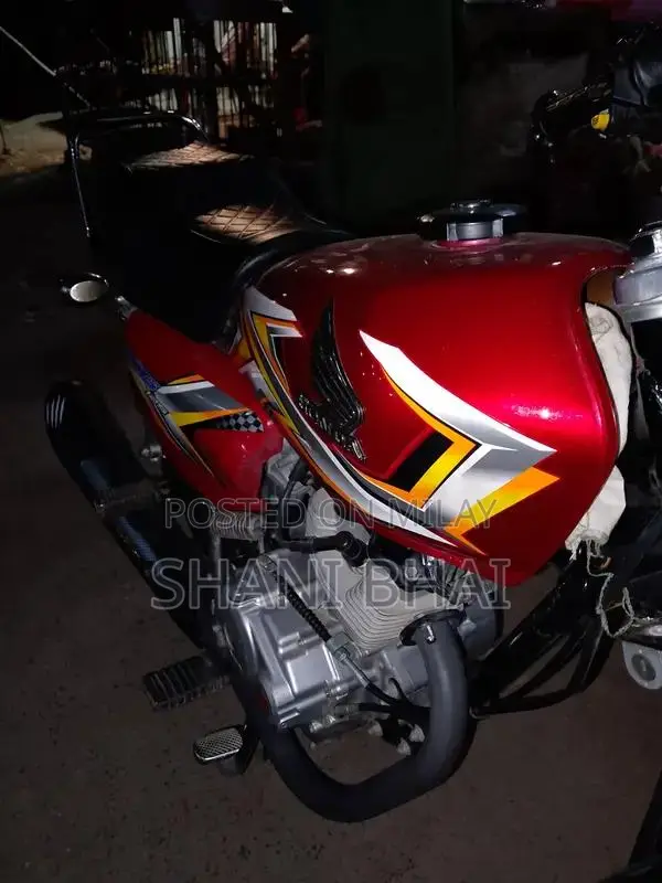 Honda CG 125 Motorcycle - Single Cylinder Commuter Bike