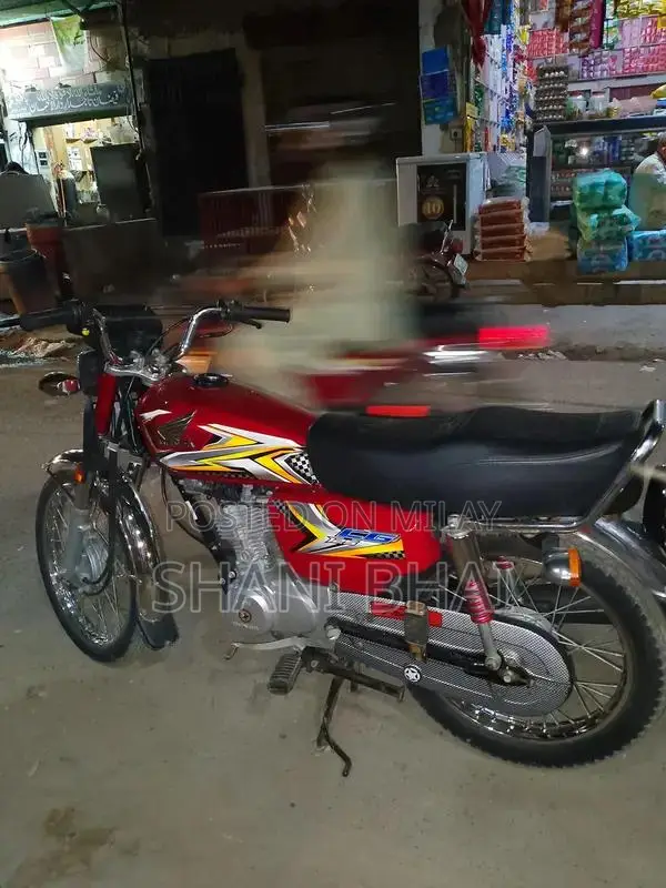 Honda CG 125 Motorcycle - Single Cylinder Commuter Bike