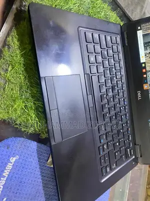 Dell Latitude 5490 Business Laptop with SSD