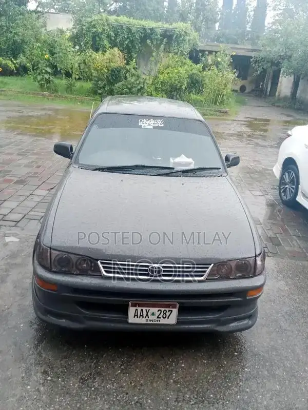 Toyota Corolla 1997 Sedan - Petrol and CNG Variant