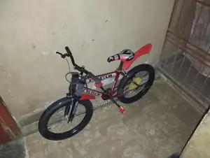 White Hand Accessory Bag in Good Condition