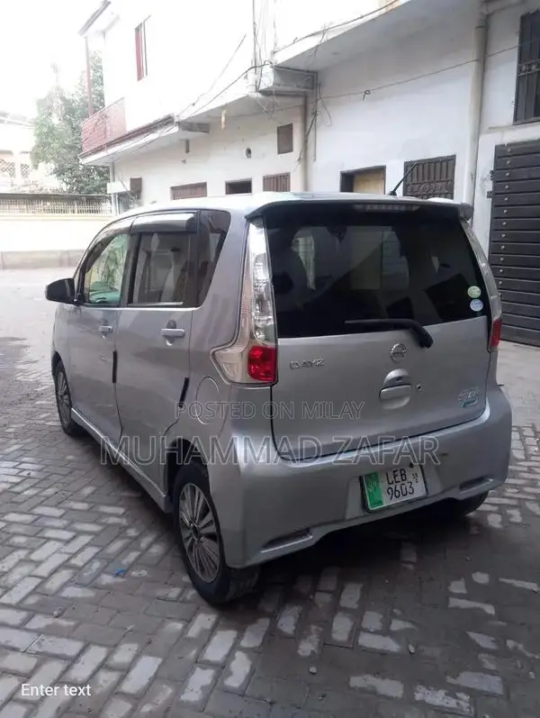 Nissan Dayz Highway Star Compact Family Hatchback