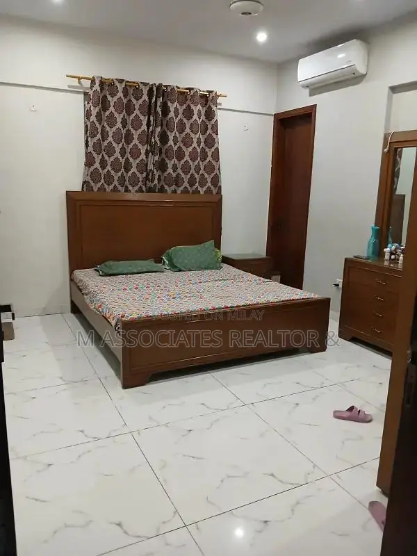 Spacious 3-Bedroom Portion in Gulshan-e-Iqbal Block-1