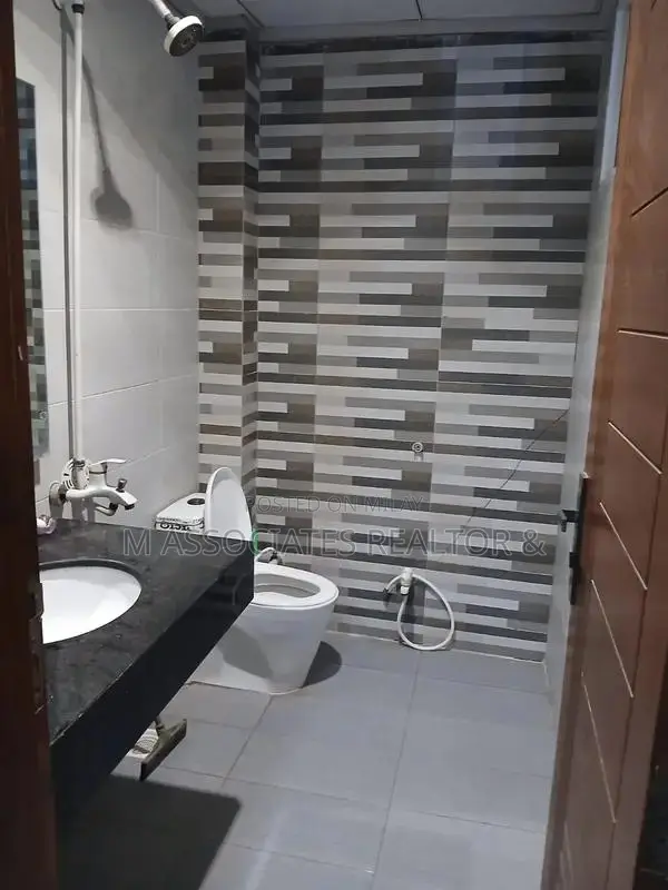 Spacious 3-Bedroom Portion in Gulshan-e-Iqbal Block-1