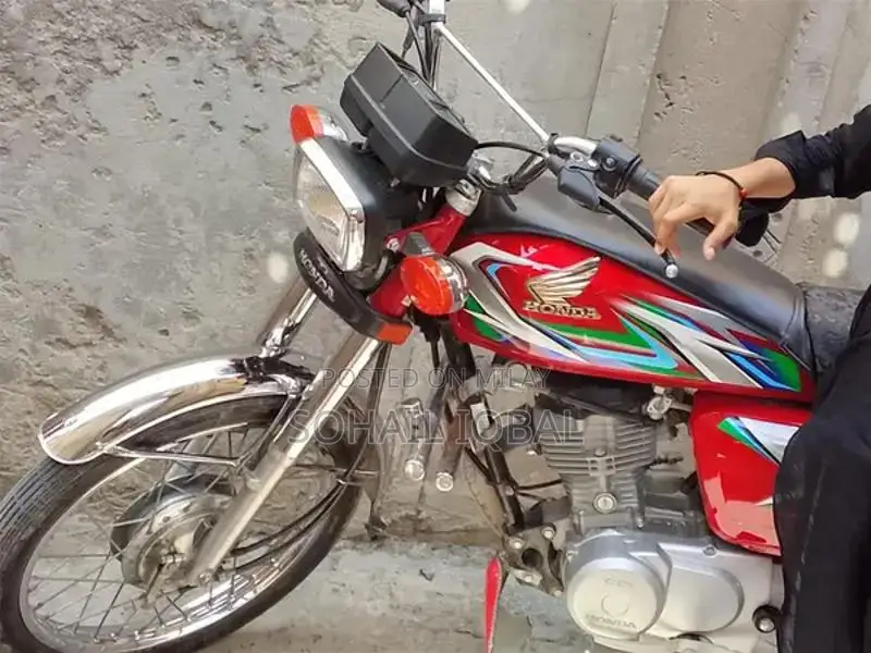 Honda CG 125 Motorcycle - Low Mileage Classic Bike