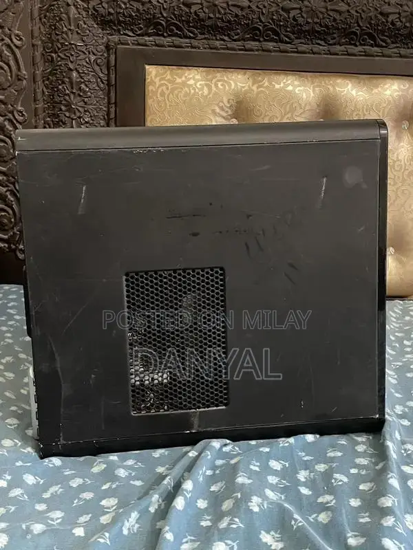 Desktop PC: i7 4th Gen, 16GB RAM, GTX 745 Graphics