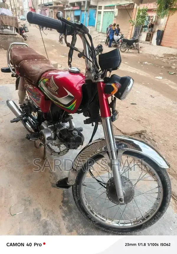 Hyderabad Bike - 2022 Model with Minor Side Cover Damage
