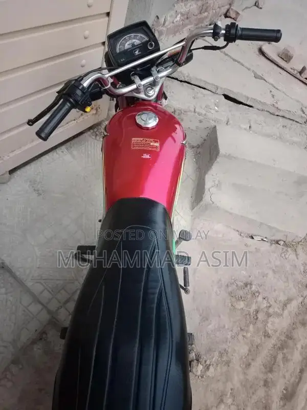 Honda CD70 Motorcycle 2022 Model Commuter Bike