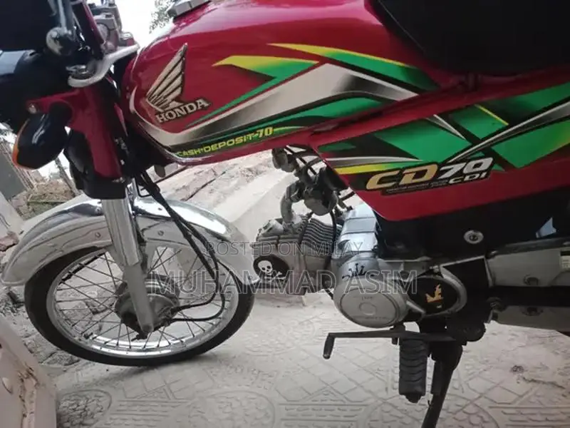 Honda CD70 Motorcycle 2022 Model Commuter Bike