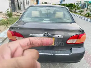 Photo - Toyota Corolla Gli Sedan 2006 Model with CNG