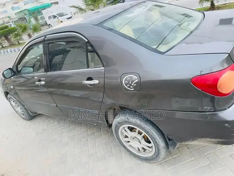 Toyota Corolla Gli Sedan 2006 Model with CNG