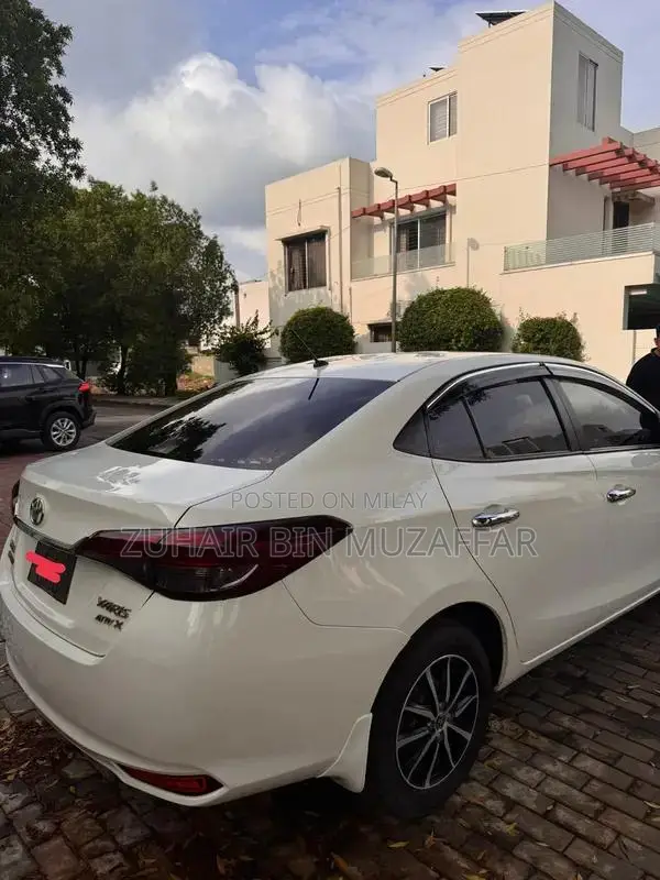 Toyota Yaris 1.5 AtivX Family Sedan