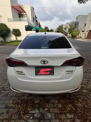 Toyota Yaris 1.5 AtivX Family Sedan