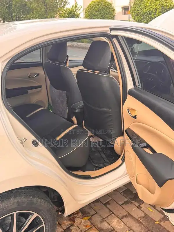 Toyota Yaris 1.5 AtivX Family Sedan