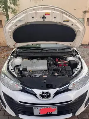 Toyota Yaris 1.5 AtivX Family Sedan