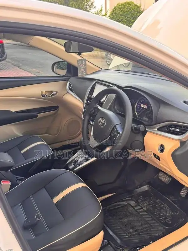 Toyota Yaris 1.5 AtivX Family Sedan