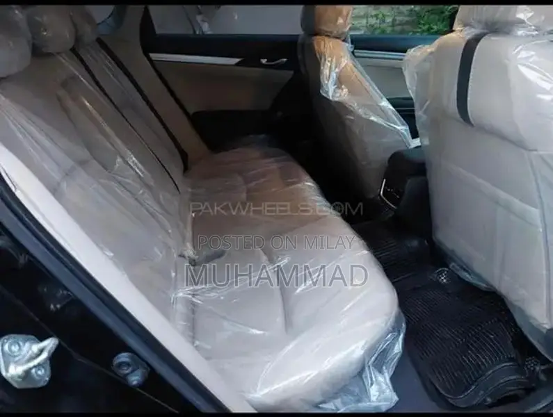 Honda Civic X Sedan - Reliable Compact Car with Impressive Efficiency