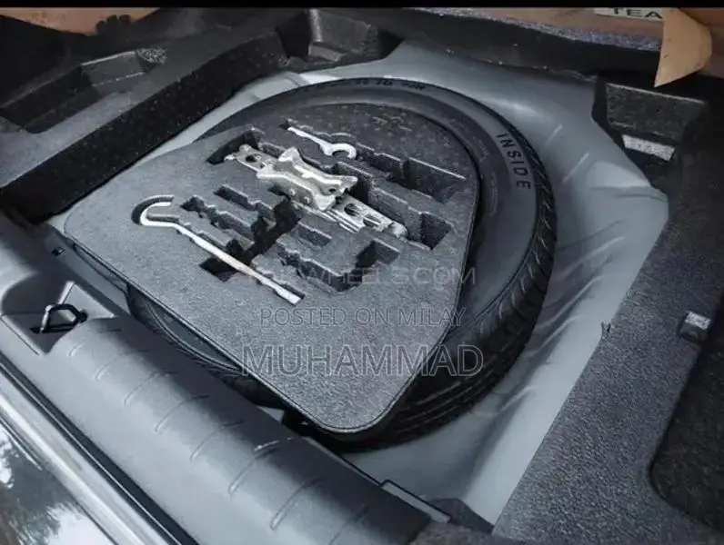 Honda Civic X Sedan - Reliable Compact Car with Impressive Efficiency