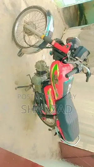 Photo - High-Performance Letar Card with V8 Engine Compatibility